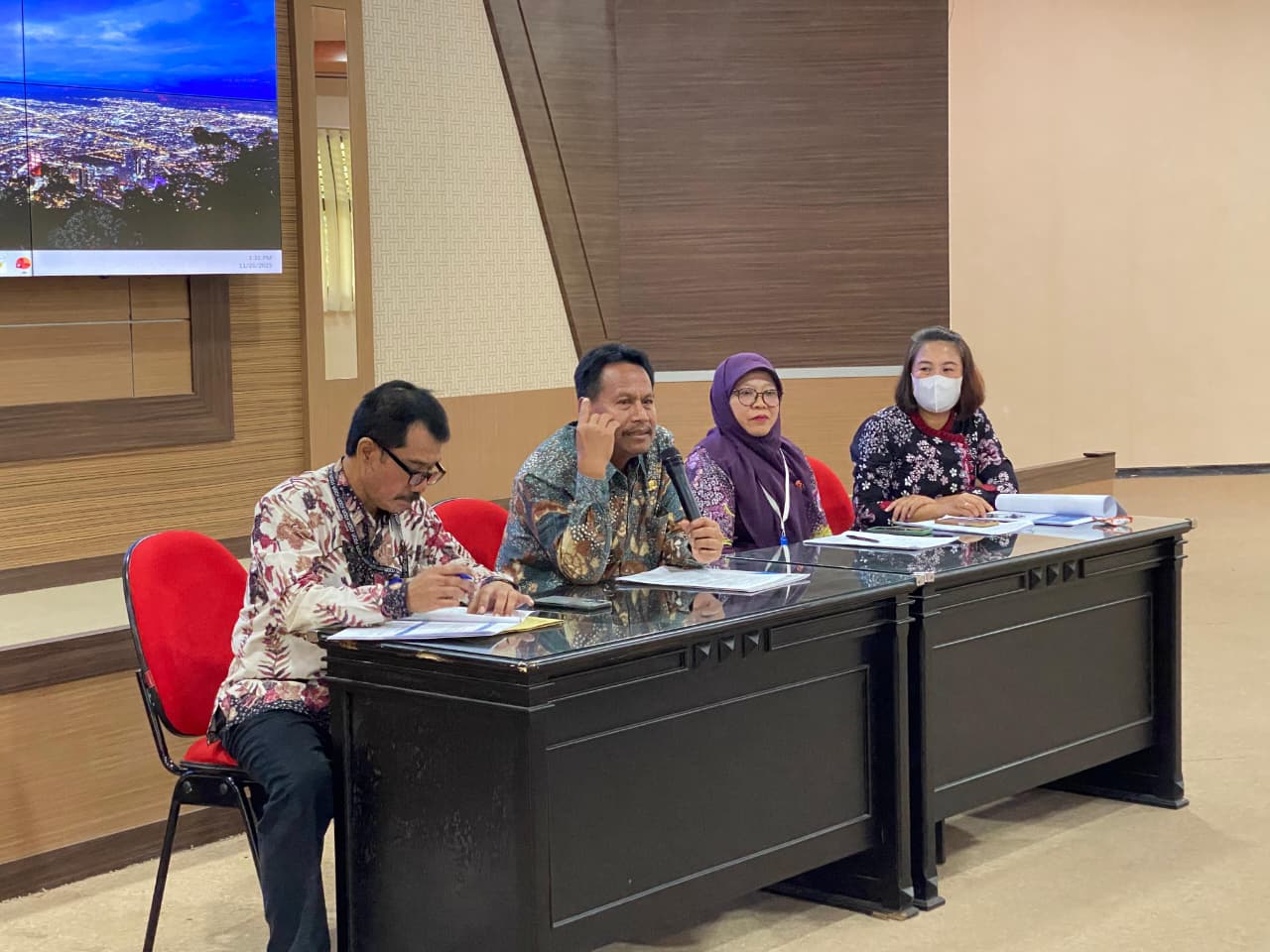 BUPATI REMBANG PAPARKAN KOMITMEN KETERBUKAAN INFORMASI PUBLIK PADA UJI PUBLIK KI JAWA TENGAH