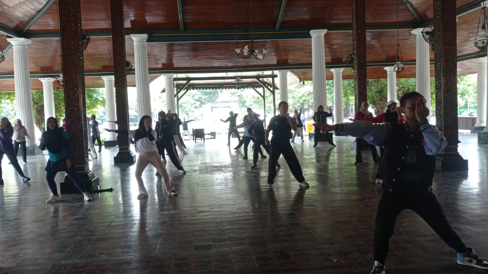 SENAM PAGI, AKTIFITAS FISIK UNTUK MENJAGA KEBUGARAN JASMANI